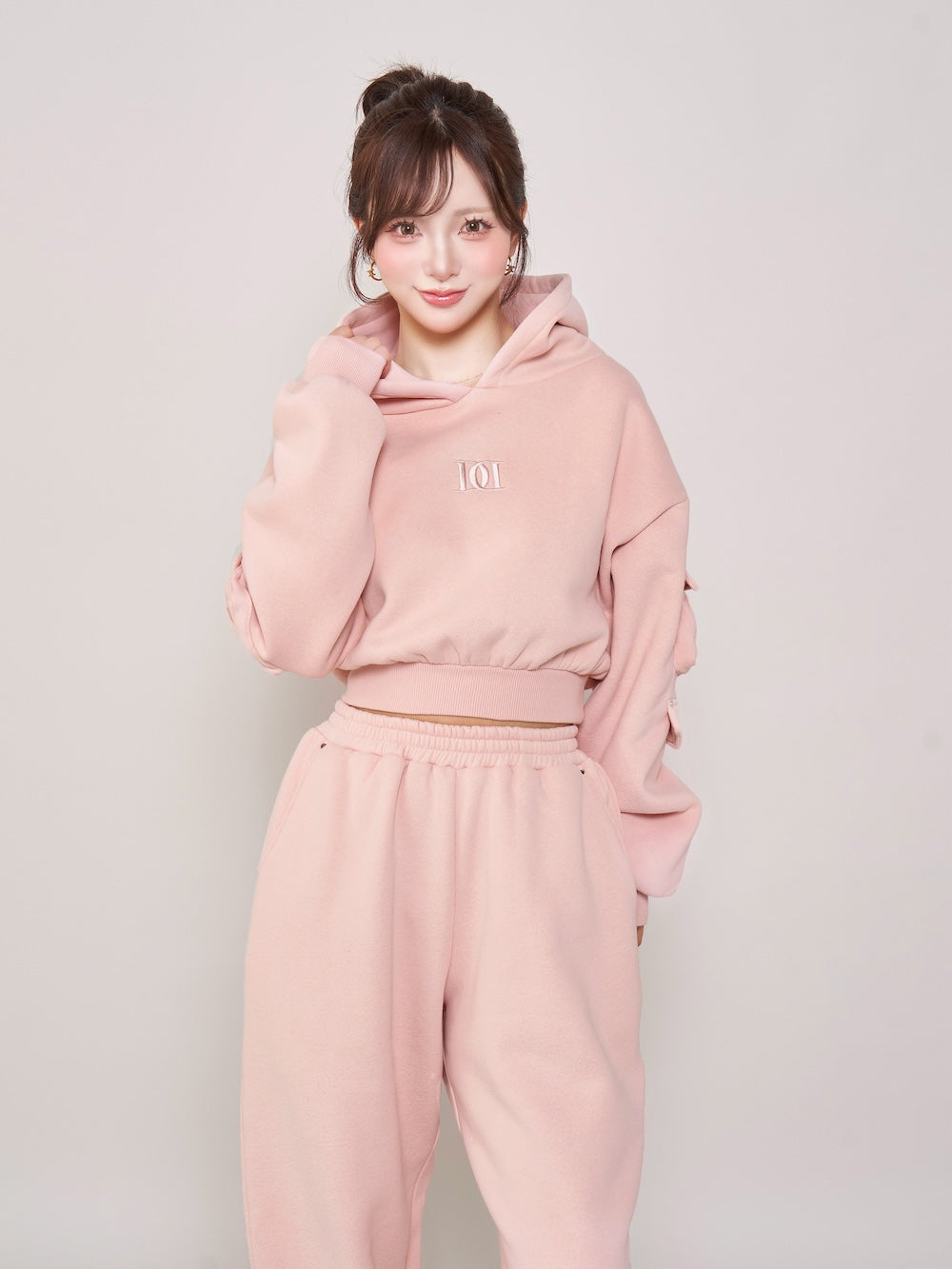 モデル:158cm(着用サイズ:FREE 着用カラー:PNK)