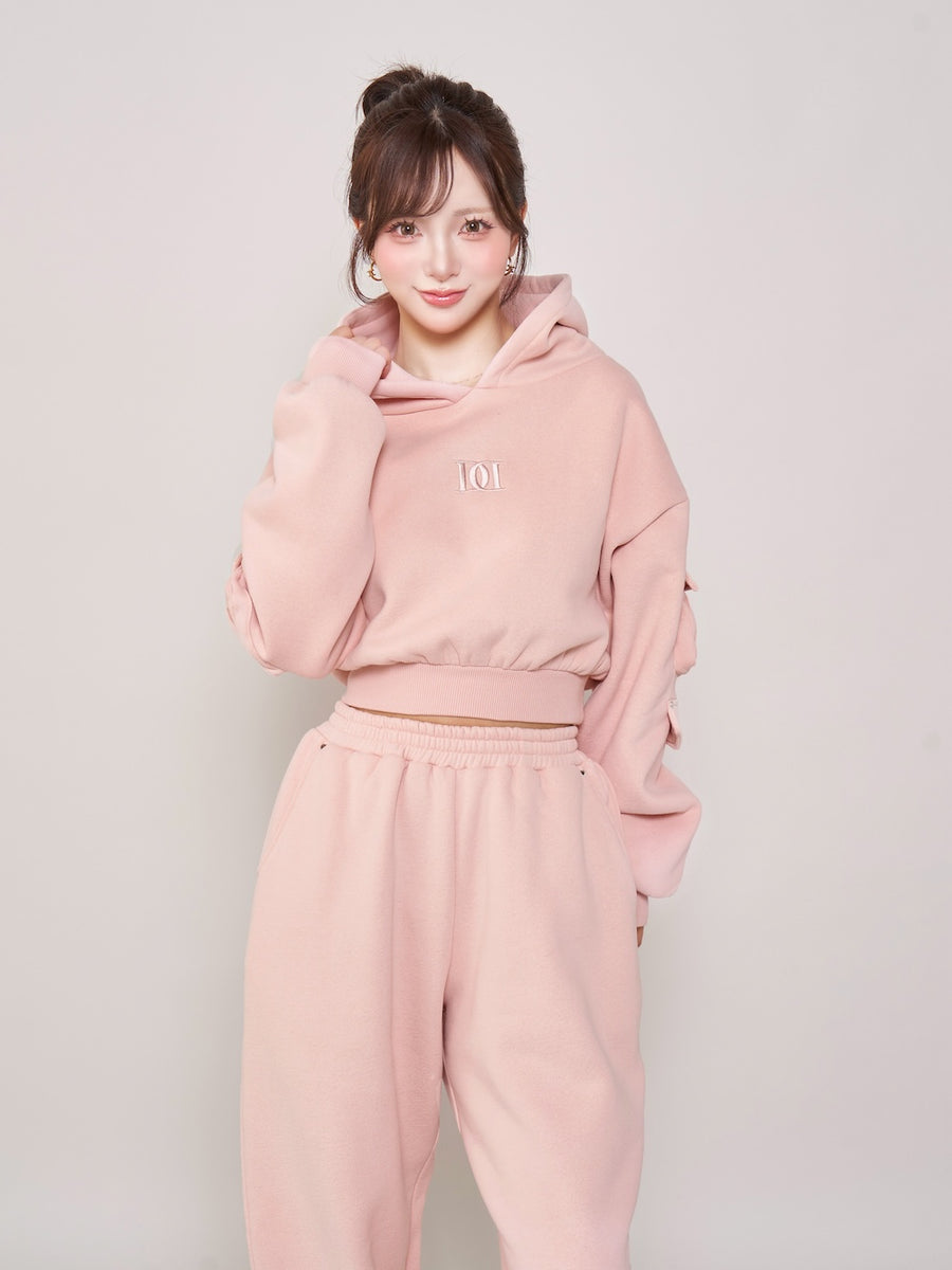 モデル:158cm(着用サイズ:FREE 着用カラー:PNK)