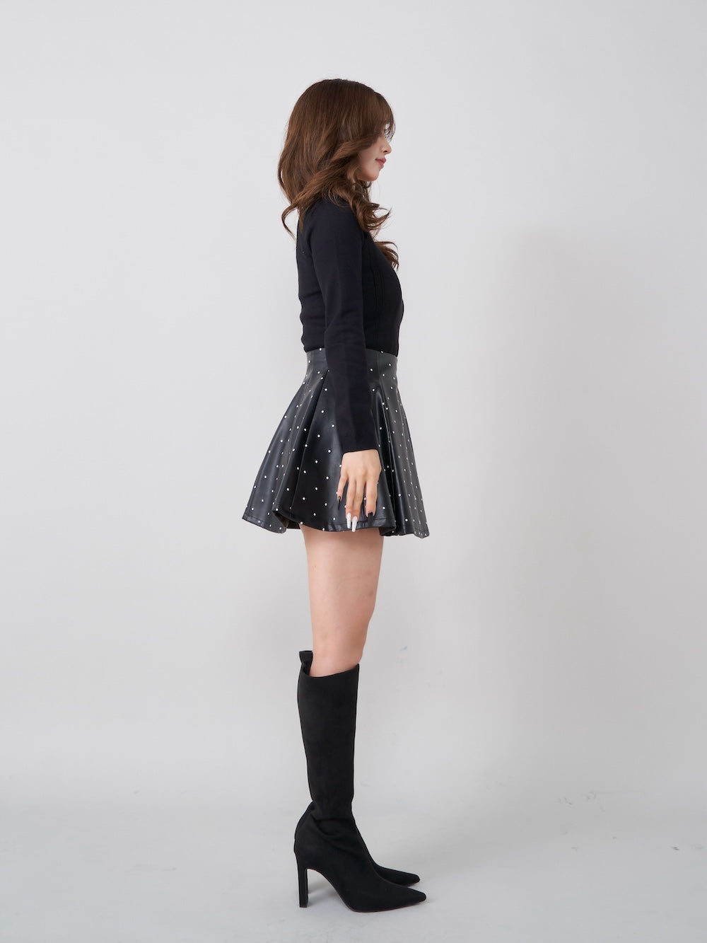 モデル:158cm(着用サイズ:FREE 着用カラー:BLK)