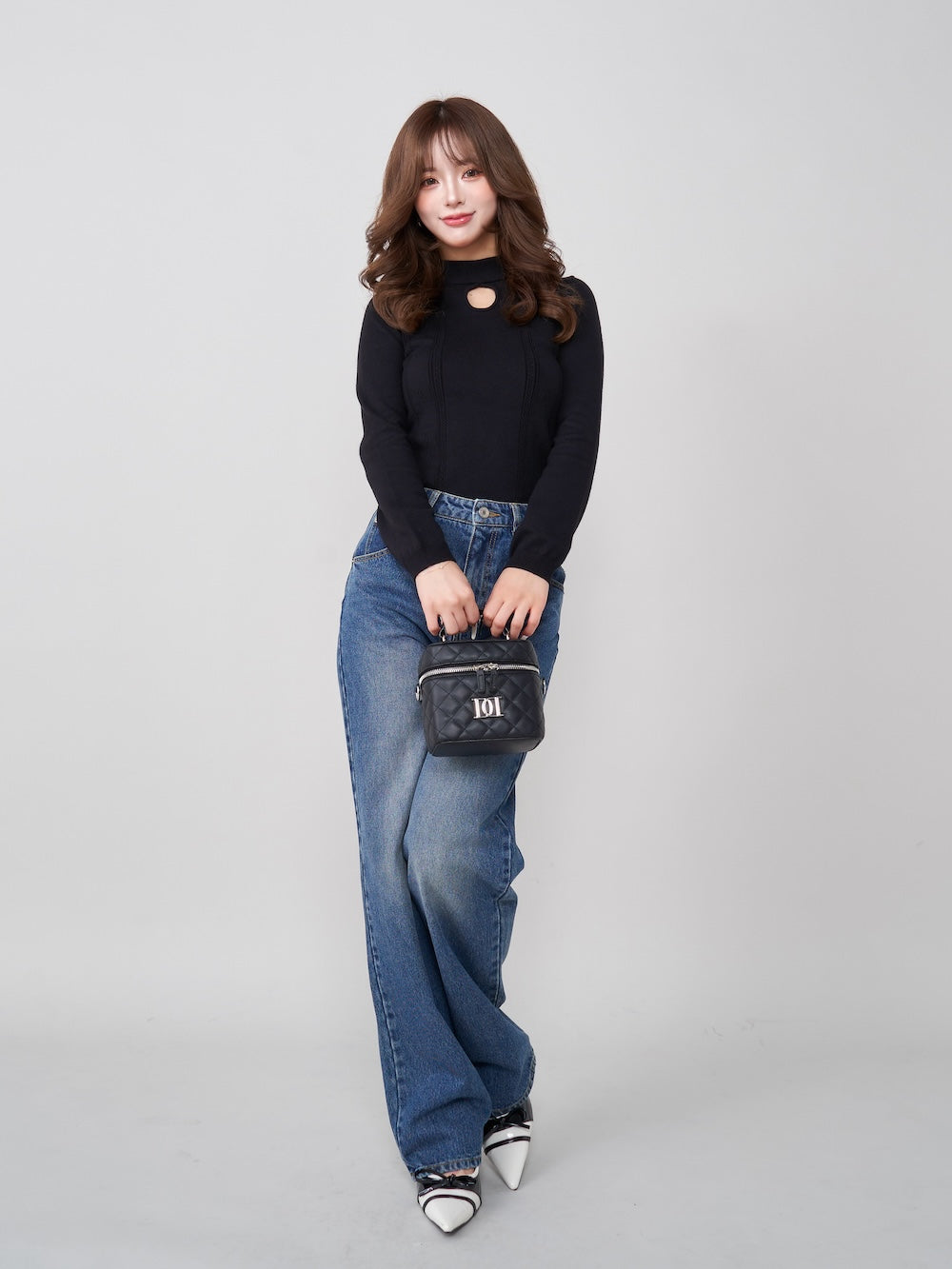 モデル:158cm(着用サイズ:FREE 着用カラー:BLK)