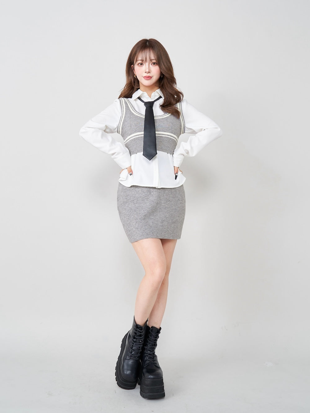 モデル:158cm(着用サイズ:FREE 着用カラー:GRY)
