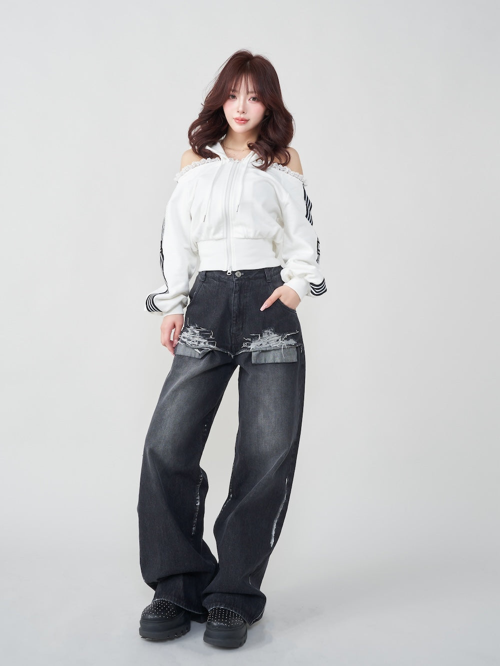 モデル:158cm(着用サイズ:FREE 着用カラー:WHT)
