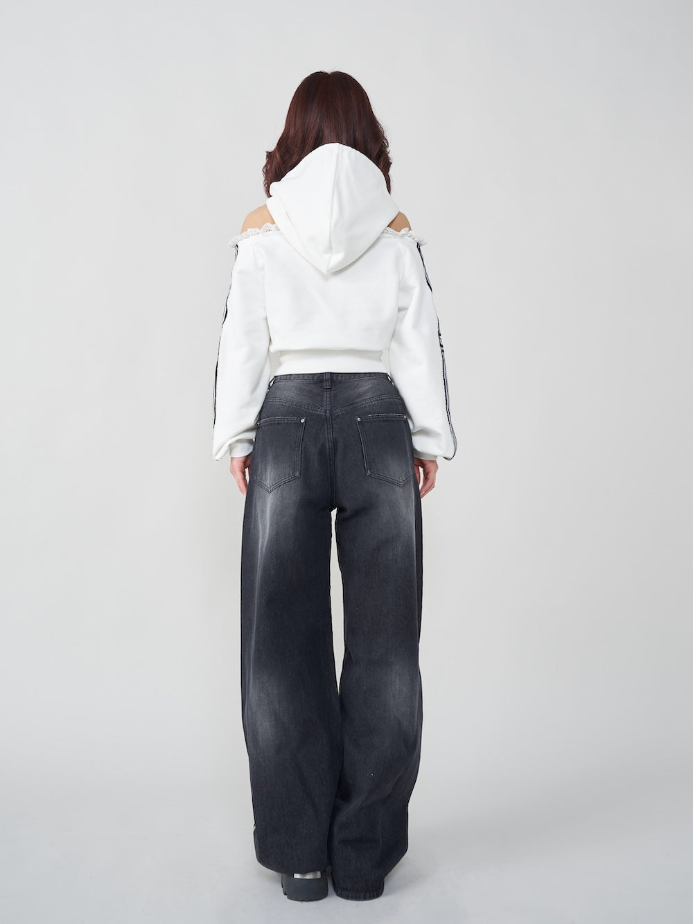モデル:158cm(着用サイズ:FREE 着用カラー:WHT)