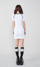 モデル:158cm(着用サイズ:FREE 着用カラー:WHT)