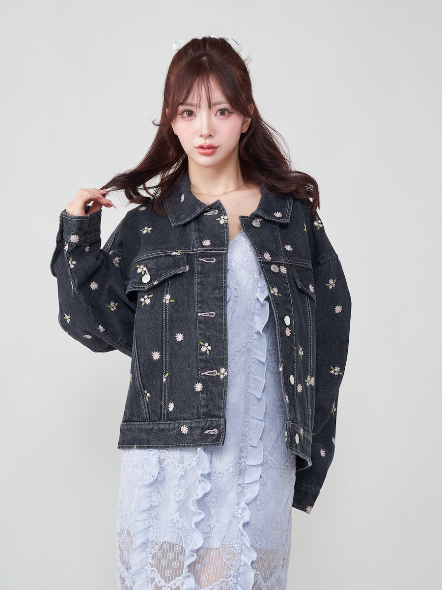 モデル:158cm(着用サイズ:FREE 着用カラー:BLK)