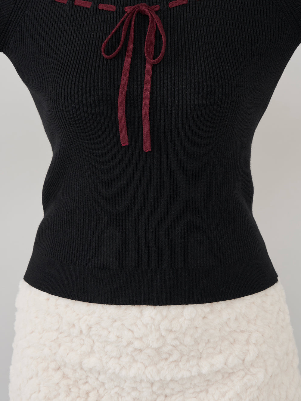 モデル:158cm(着用サイズ:FREE 着用カラー:BLK)