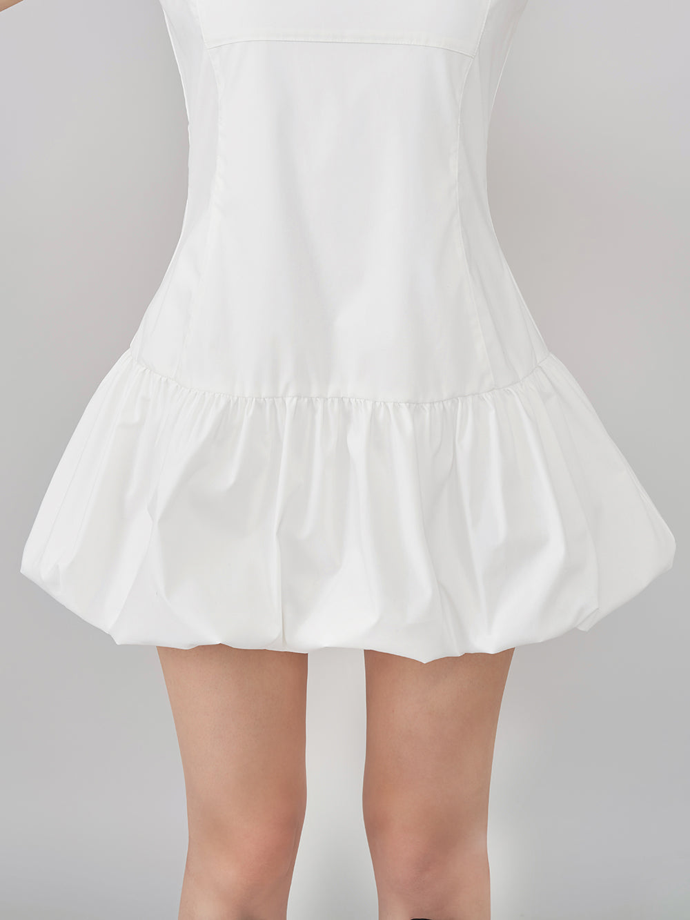 モデル:158cm(着用サイズ:FREE 着用カラー:WHT)