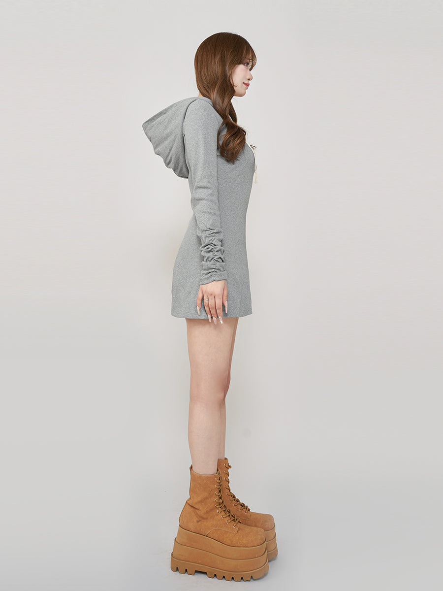 モデル:158cm(着用サイズ:FREE 着用カラー:GRY)