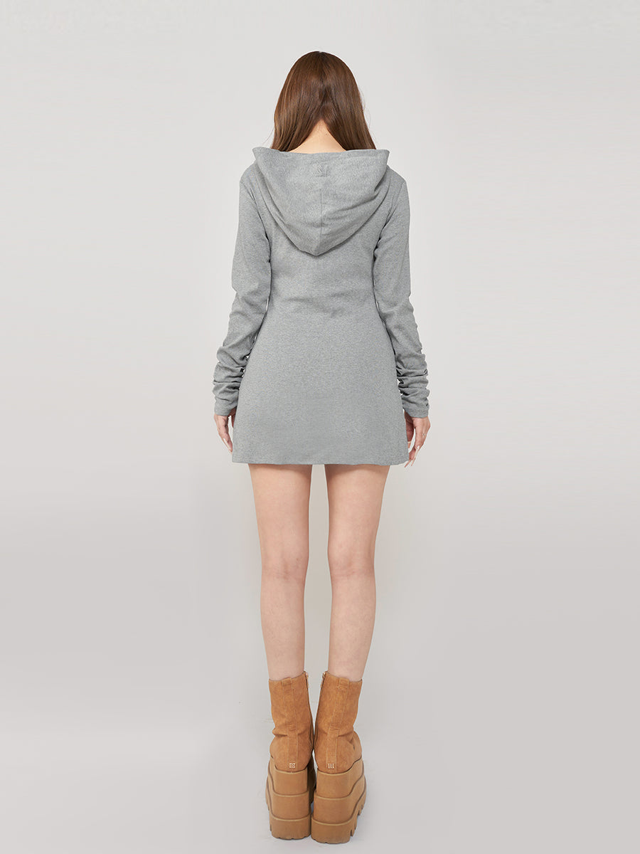 モデル:158cm(着用サイズ:FREE 着用カラー:GRY)