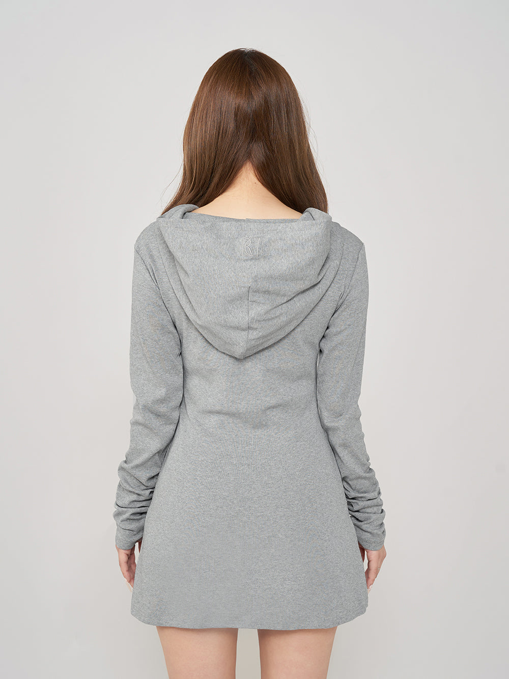 モデル:158cm(着用サイズ:FREE 着用カラー:GRY)