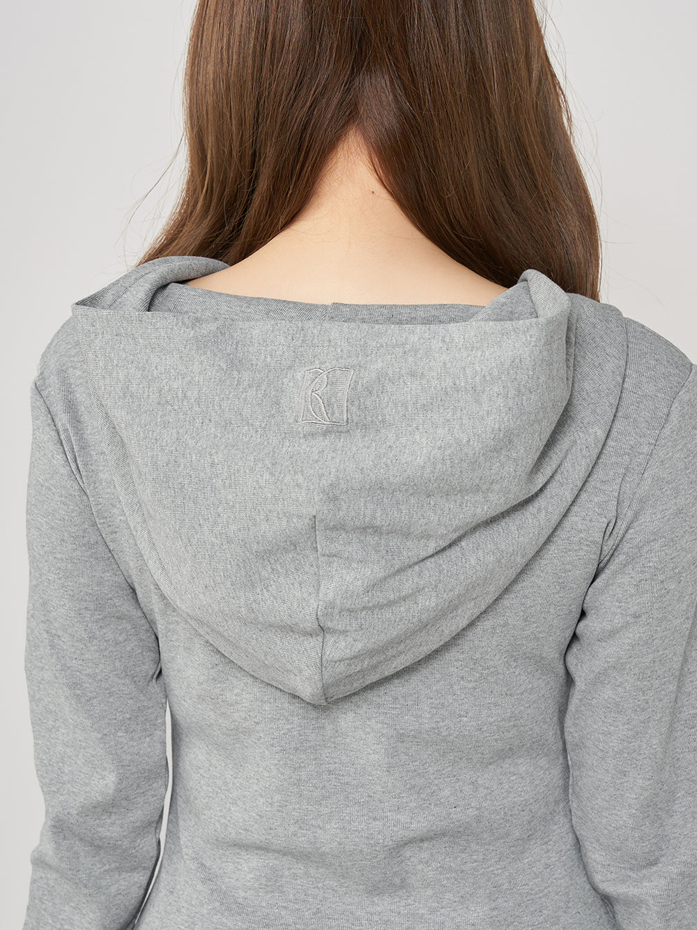 モデル:158cm(着用サイズ:FREE 着用カラー:GRY)