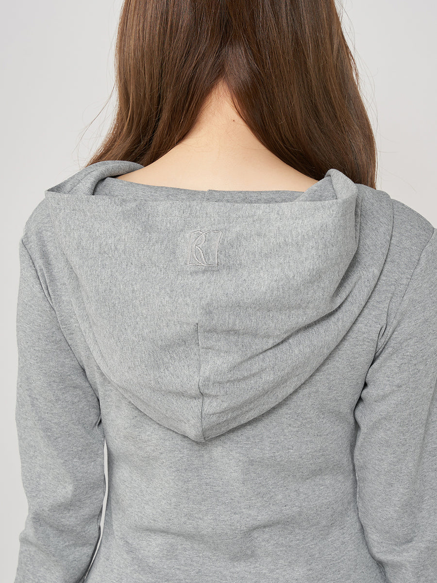 モデル:158cm(着用サイズ:FREE 着用カラー:GRY)