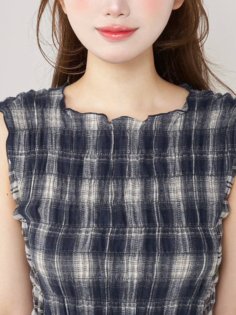 モデル:158cm(着用サイズ:FREE 着用カラー:NVY)