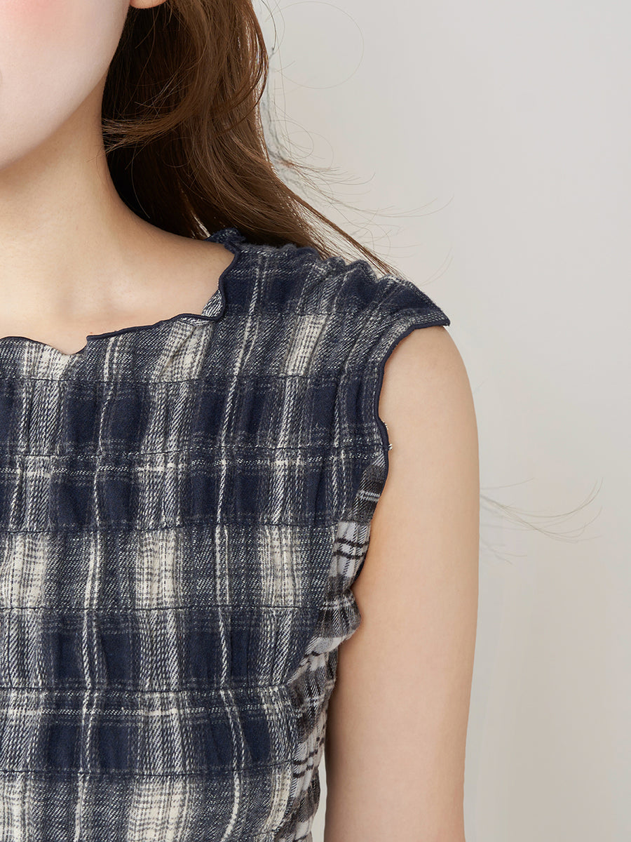 モデル:158cm(着用サイズ:FREE 着用カラー:NVY)