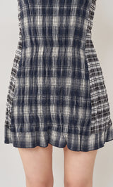 モデル:158cm(着用サイズ:FREE 着用カラー:NVY)