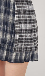 モデル:158cm(着用サイズ:FREE 着用カラー:NVY)