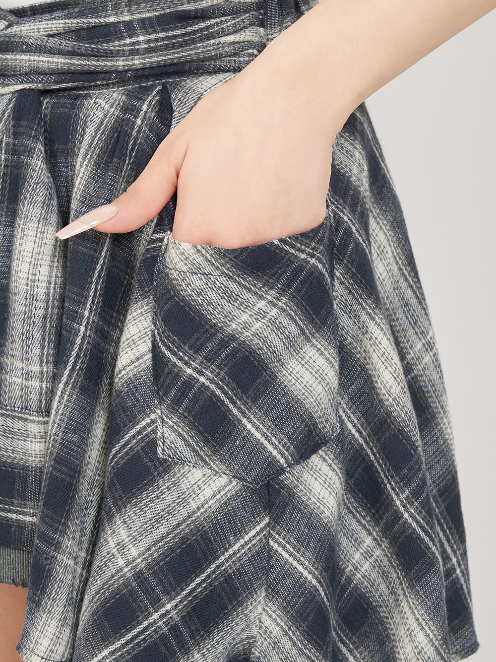 モデル:158cm(着用サイズ:FREE 着用カラー:NVY)