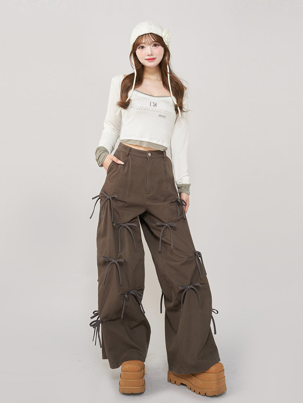 モデル:158cm(着用サイズ:FREE 着用カラー:WHT)
