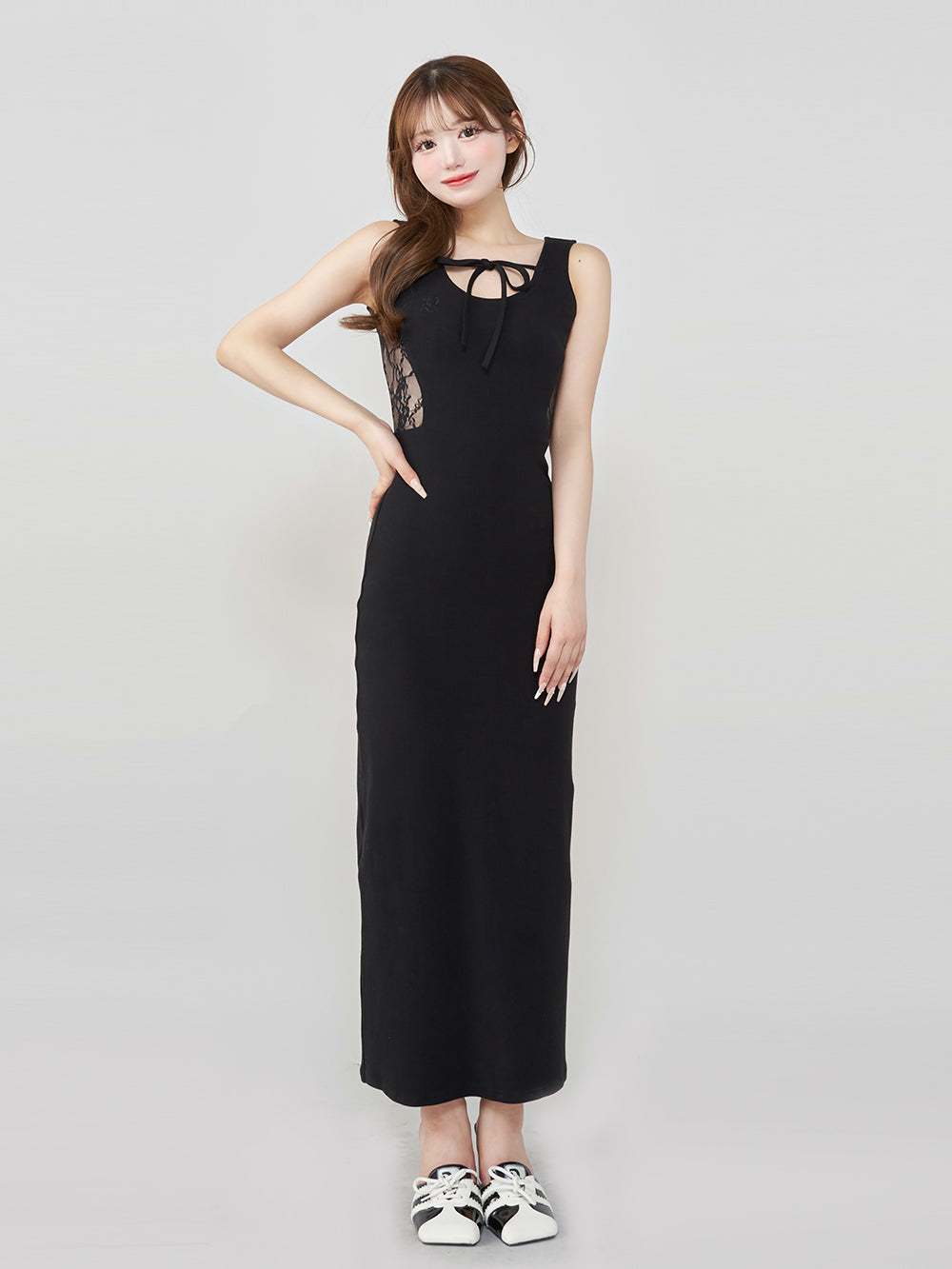モデル:158cm(着用サイズ:FREE 着用カラー:BLK)