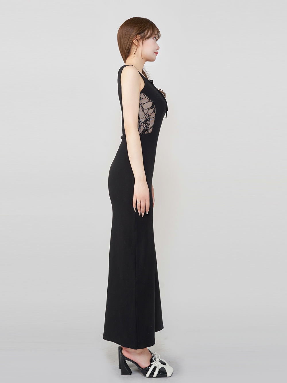 モデル:158cm(着用サイズ:FREE 着用カラー:BLK)