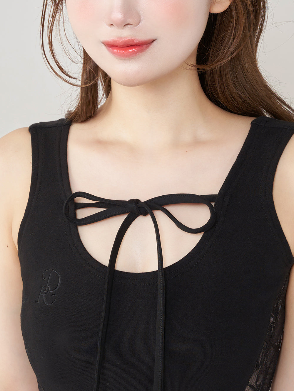 モデル:158cm(着用サイズ:FREE 着用カラー:BLK)