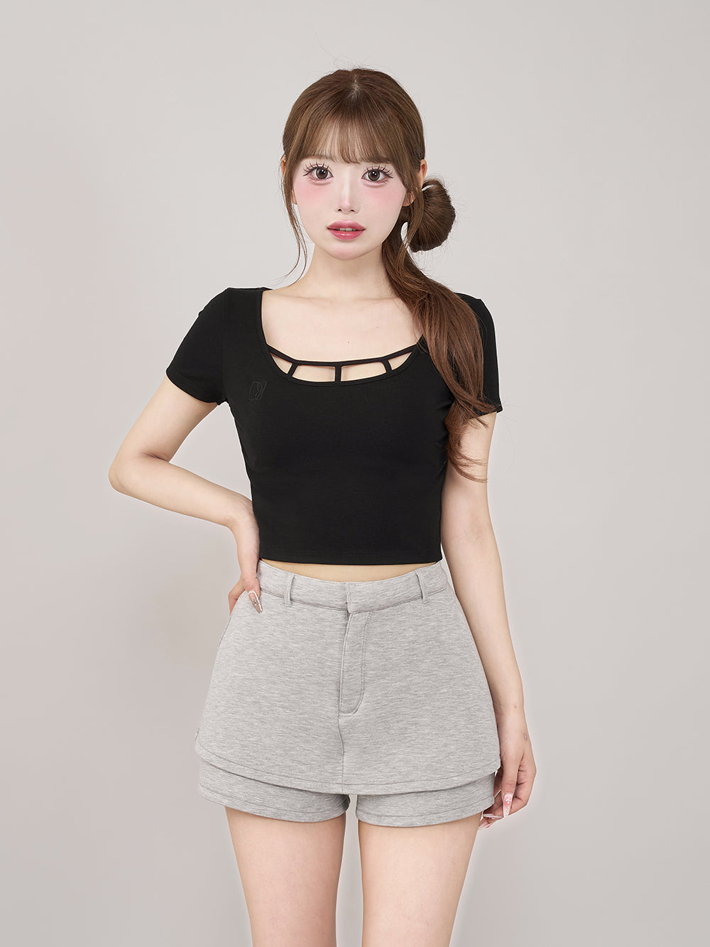 モデル:158cm(着用サイズ:FREE 着用カラー:BLK)