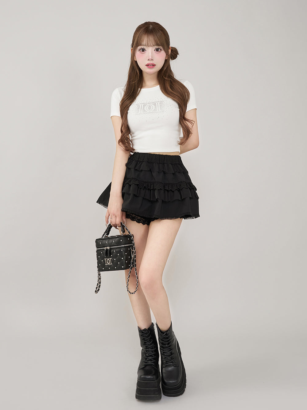 モデル:158cm(着用サイズ:FREE 着用カラー:BLK)