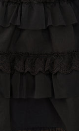 モデル:158cm(着用サイズ:FREE 着用カラー:BLK)