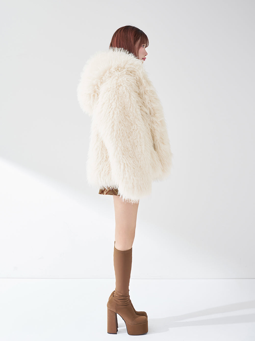 モデル:158cm(着用サイズ:FREE 着用カラー:IVO)