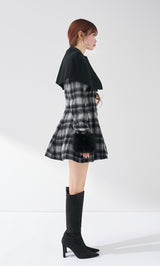 モデル:158cm(着用サイズ:FREE 着用カラー:BLK)