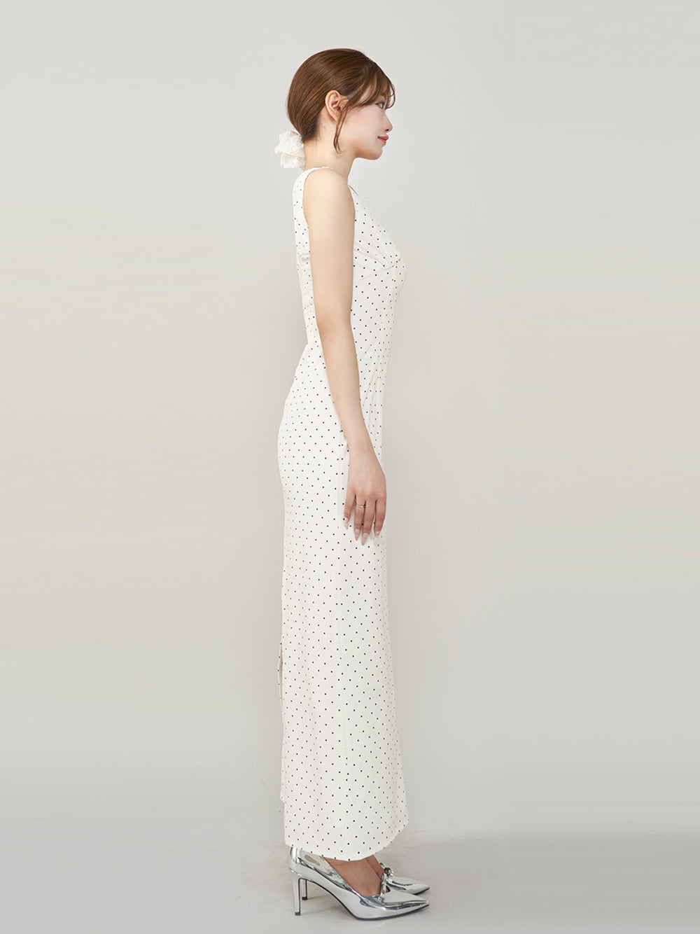 モデル:158cm(着用サイズ:FREE 着用カラー:WHT)