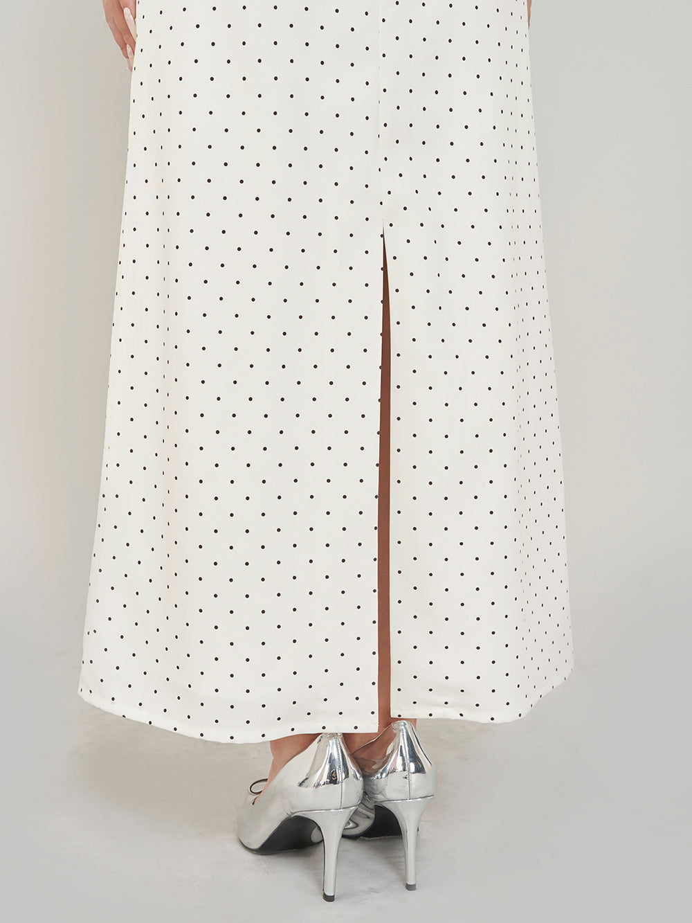 モデル:158cm(着用サイズ:FREE 着用カラー:WHT)