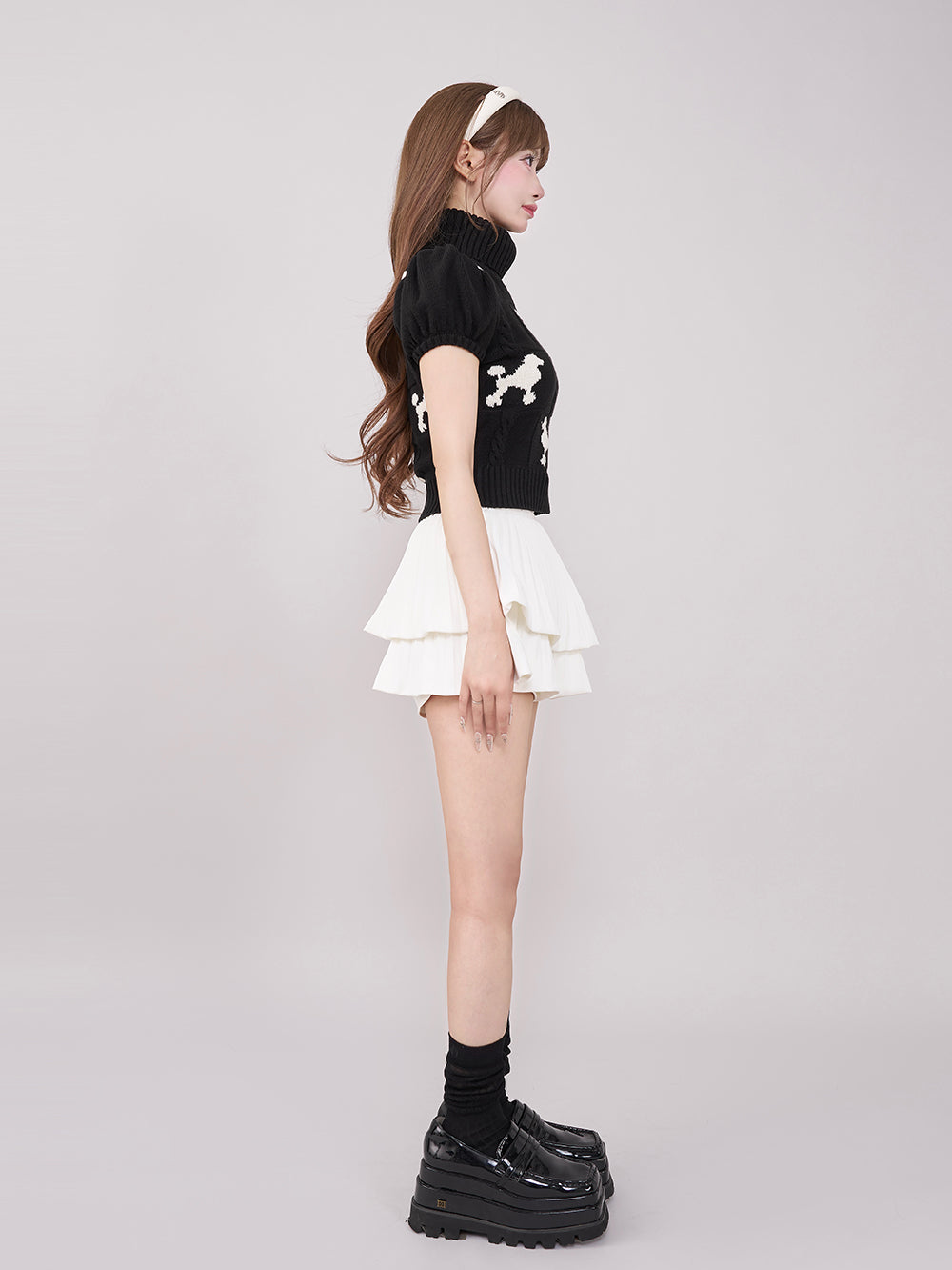 モデル:158cm(着用サイズ:FREE 着用カラー:BLK)