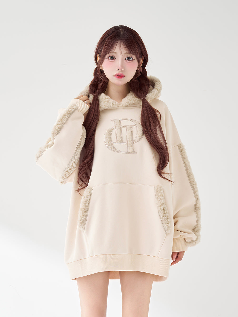 モデル:163cm(着用サイズ:FREE 着用カラー:IVO)
