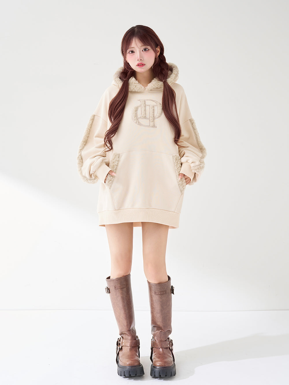 モデル:163cm(着用サイズ:FREE 着用カラー:IVO)