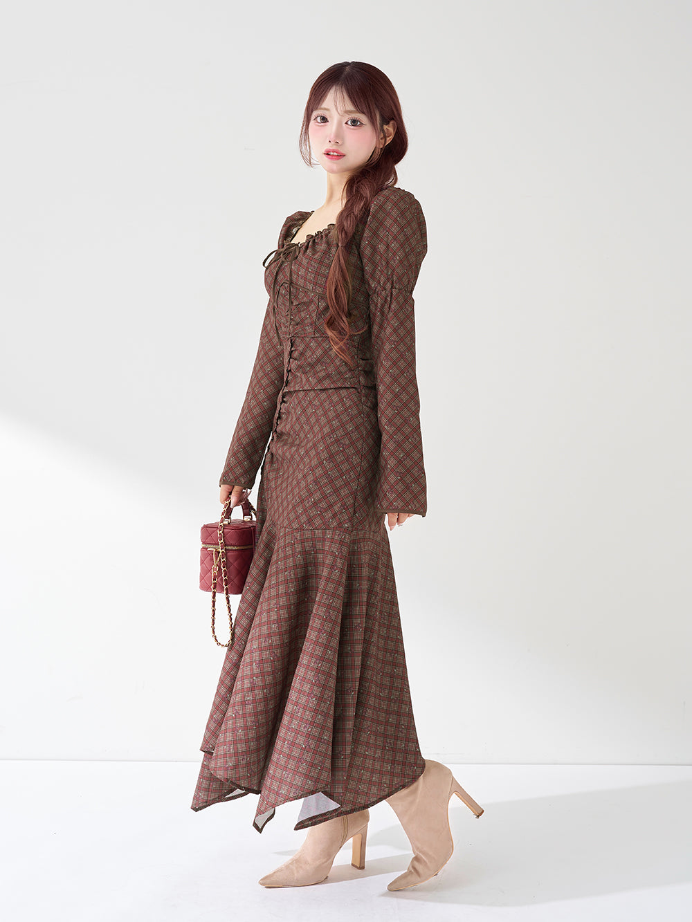 モデル:158cm(着用サイズ:FREE 着用カラー:BEG)