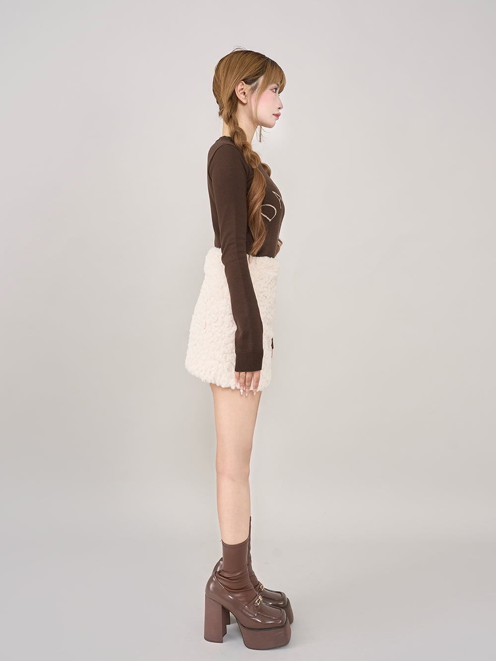 モデル:158cm(着用サイズ:FREE 着用カラー:BRN)