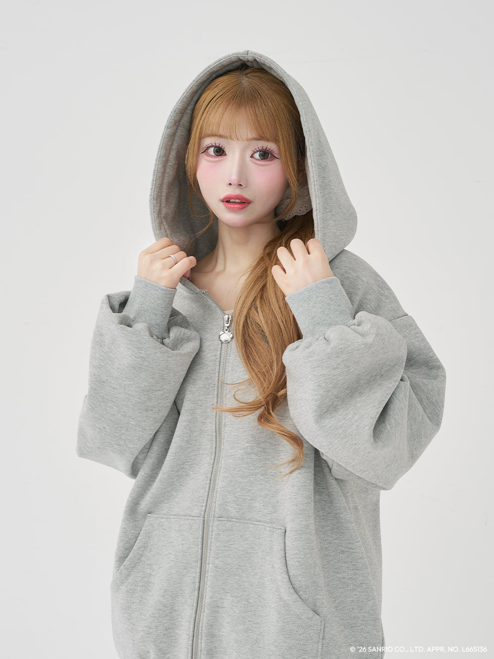 モデル:158cm(着用サイズ:FREE 着用カラー:GRY)