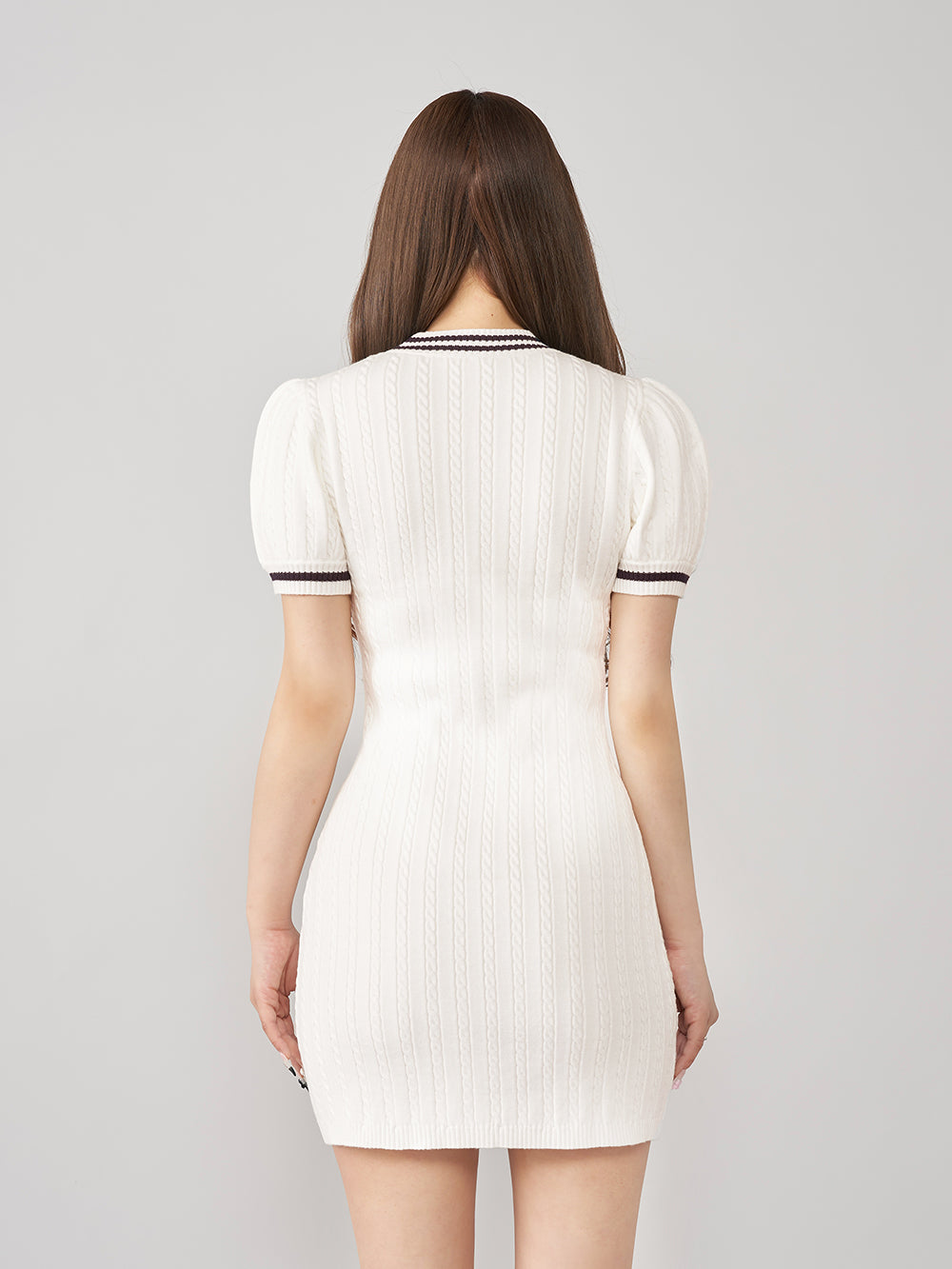 モデル:158cm(着用サイズ:FREE 着用カラー:WHT)