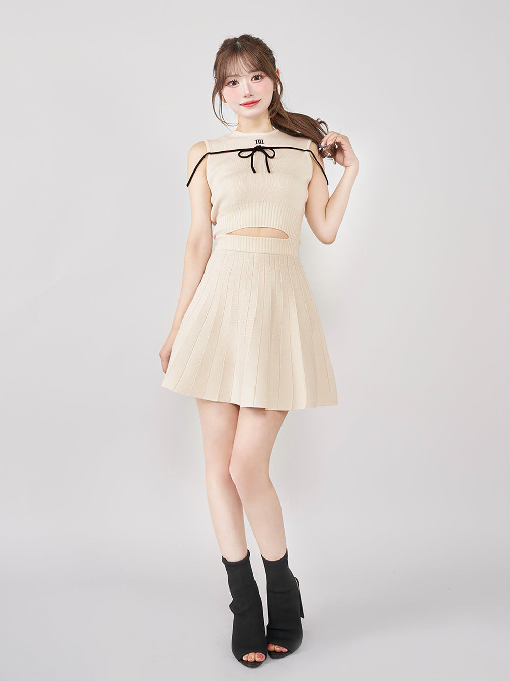 モデル:158cm(着用サイズ:FREE 着用カラー:IVO)