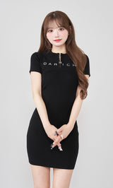 モデル:158cm(着用サイズ:FREE 着用カラー:BLK)