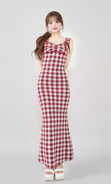 モデル:158cm(着用サイズ:FREE 着用カラー:RED)