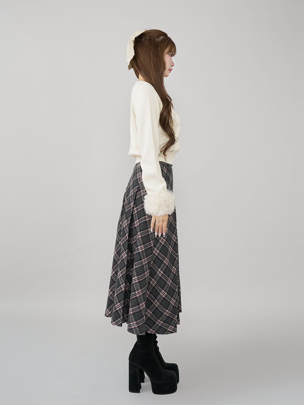 モデル:158cm(着用サイズ:FREE 着用カラー:IVO)
