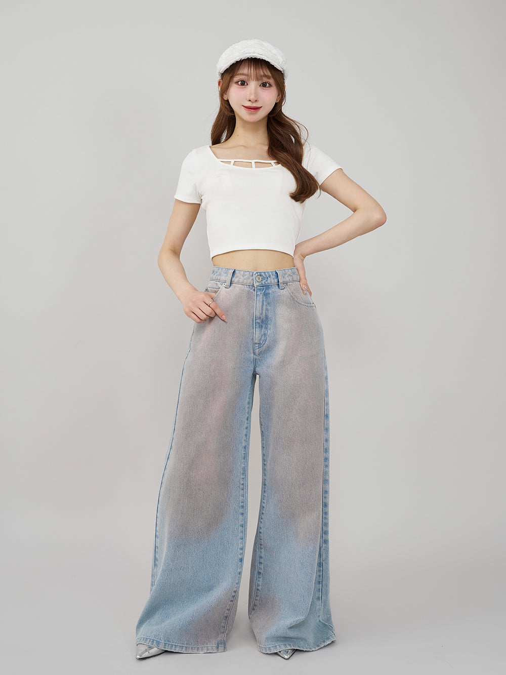 モデル:157cm(着用サイズ:FREE 着用カラー:WHT)