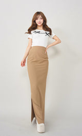 モデル:158cm(着用サイズ:FREE 着用カラー:WHT)