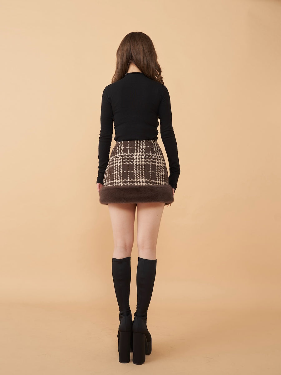 モデル:158cm(着用サイズ:FREE 着用カラー:BLK)