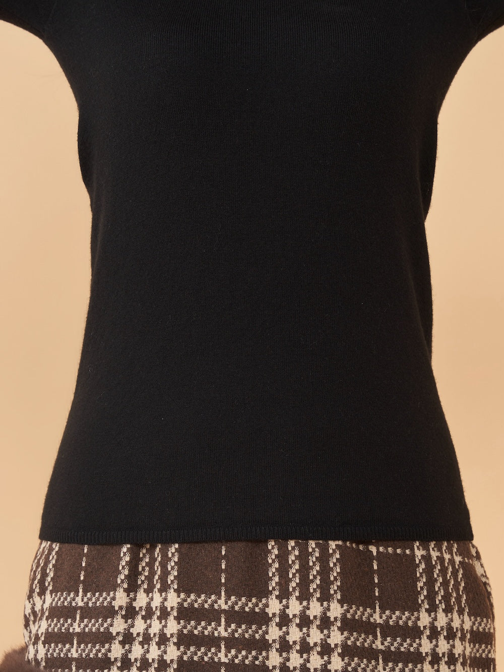 モデル:158cm(着用サイズ:FREE 着用カラー:BLK)