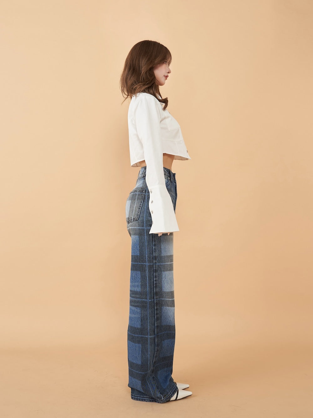モデル:158cm(着用サイズ:FREE 着用カラー:WHT)