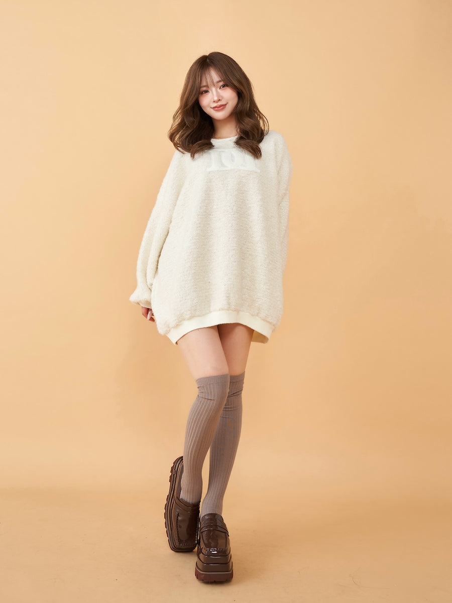 モデル:158cm(着用サイズ:FREE 着用カラー:IVO)