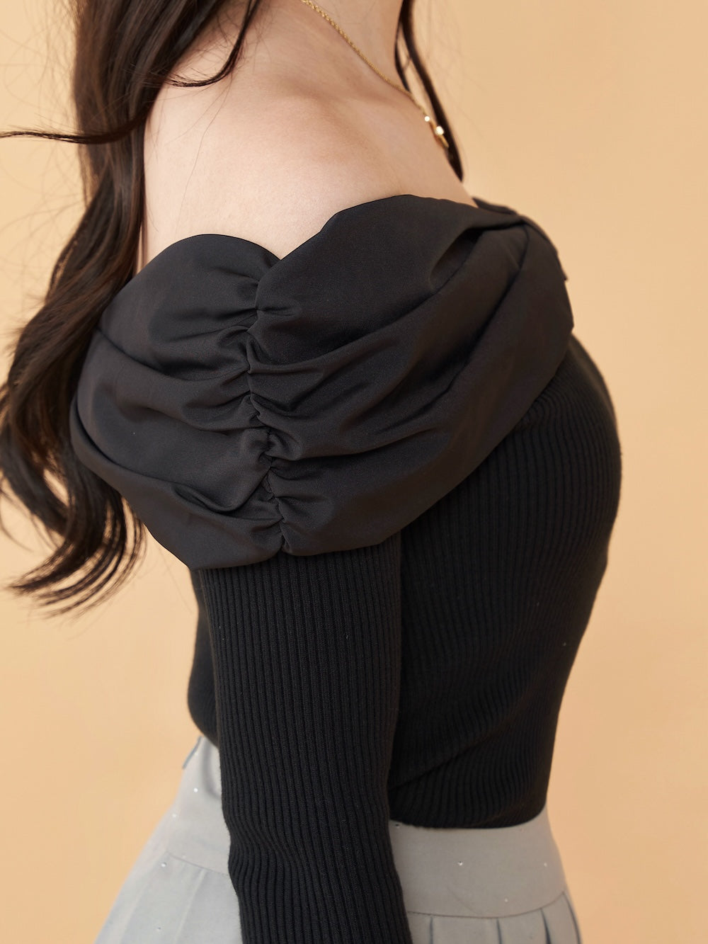 モデル:163cm(着用サイズ:FREE 着用カラー:BLK)